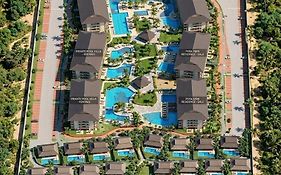 Flat Extraordinário Beira Mar em Porto de Galinhas com pé na areia Cupe Beach Living